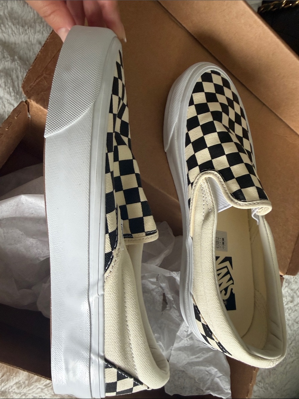 Vans women’s Checkerboard Slip-On Sneakers - Black & Cream BRAND NEW